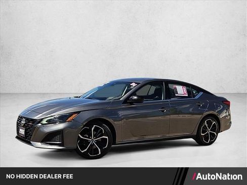 Used 2024 Nissan Altima 2.5 SR FWD image 1