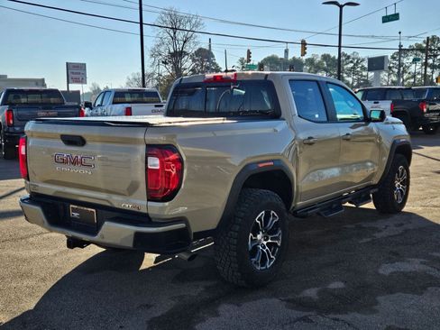 Used 2024 GMC Canyon AT4 w/ Technology Package image 6