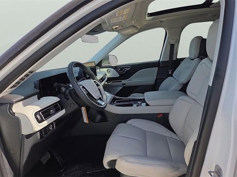 New 2026 Lincoln Aviator Reserve image 12