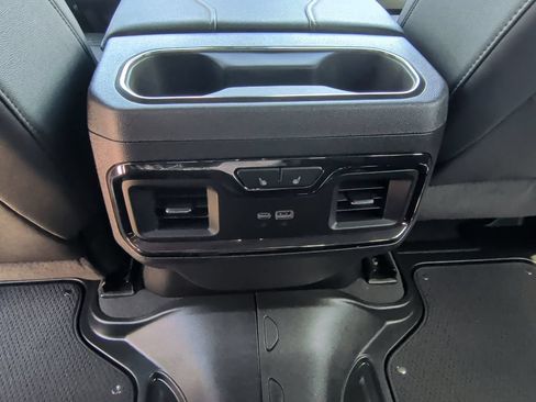 Used 2024 GMC Sierra 2500 AT4 w/ AT4 Premium Plus Package AWD/4WD image 14