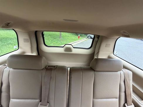 Used 2011 Cadillac Escalade ESV Premium AWD/4WD image 38