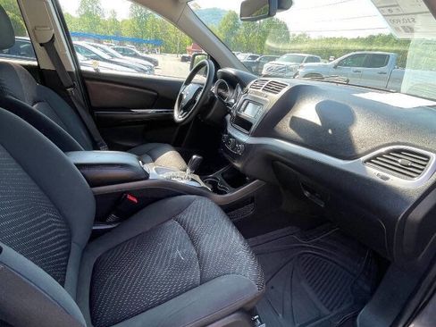 Used 2018 Dodge Journey SE w/ Blacktop Package FWD image 15