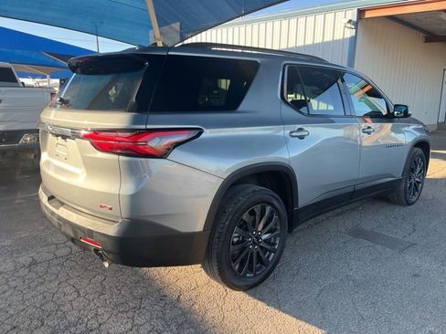 Used 2023 Chevrolet Traverse RS image 4