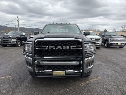 Used 2022 RAM 2500 Tradesman AWD/4WD image 2
