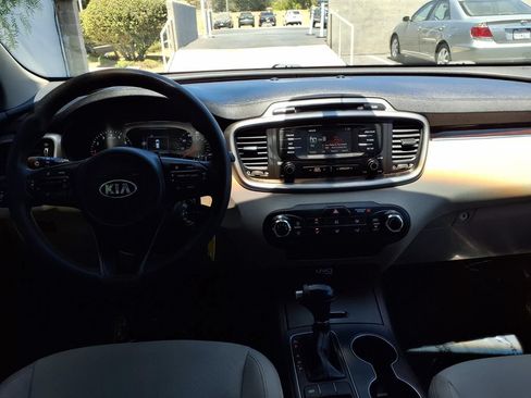 Used 2016 Kia Sorento LX FWD image 18