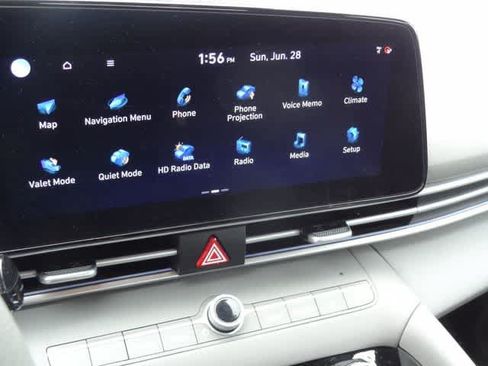 Used 2024 Hyundai Elantra SEL FWD image 25