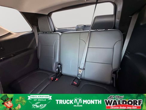 Used 2021 Chevrolet Traverse RS image 26