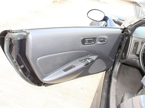 Used 2001 Chrysler Prowler RWD image 17