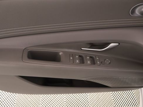 Used 2024 Hyundai Elantra SEL w/ Convenience Package image 17