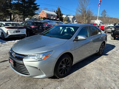 Used 2016 Toyota Camry XLE image 1