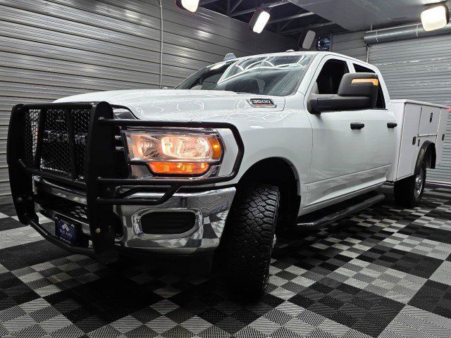 Used 2024 RAM 3500 Tradesman w/ Chrome Appearance Group AWD/4WD image 42