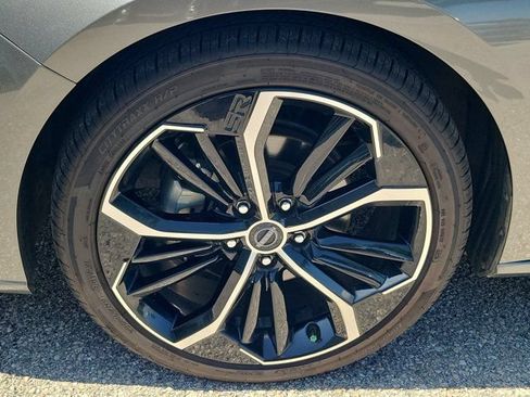 Used 2023 Nissan Altima 2.5 SR FWD image 10