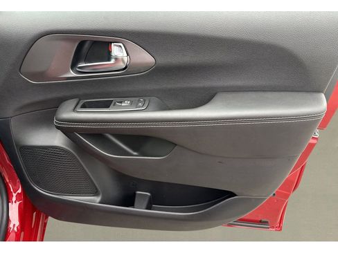 New 2026 Chrysler Pacifica Select image 24