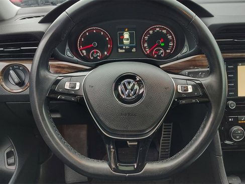 Used 2020 Volkswagen Passat 2.0T SEL image 13