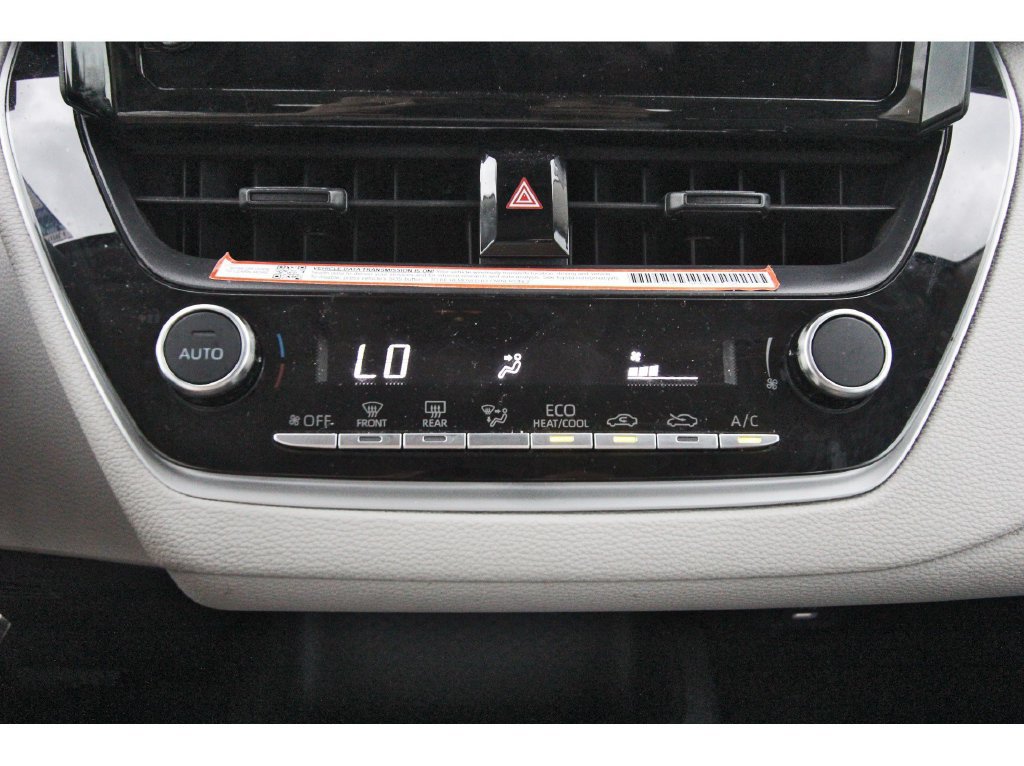Used 2025 Toyota Corolla LE FWD image 28