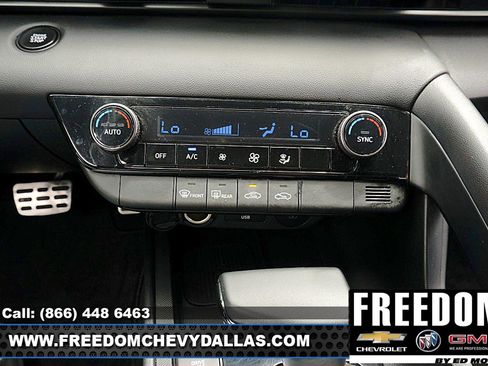 Used 2025 Hyundai Elantra Sport FWD image 17