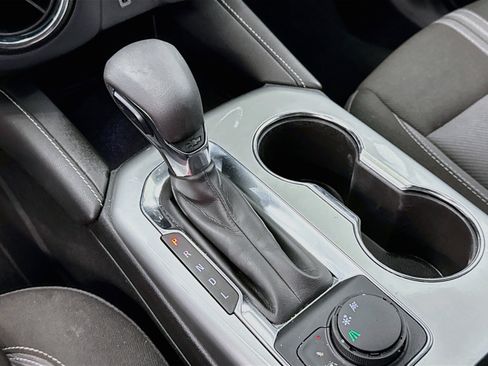 Used 2025 Chevrolet Blazer LT FWD image 24