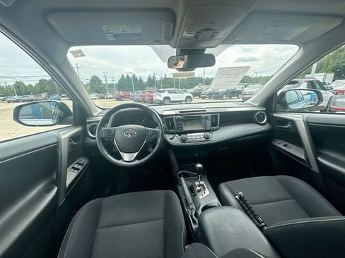 Used 2018 Toyota RAV4 XLE w/ Plus Extra Value Package AWD/4WD image 22