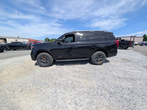 Used 2025 Ford Expedition Tremor AWD/4WD image 3