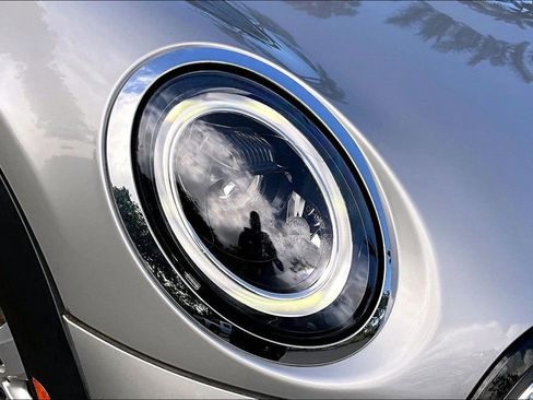 Used 2024 MINI Cooper 4-Door Hardtop image 31