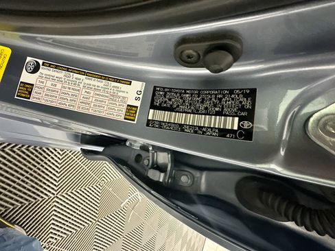 Used 2020 Toyota Corolla LE image 12