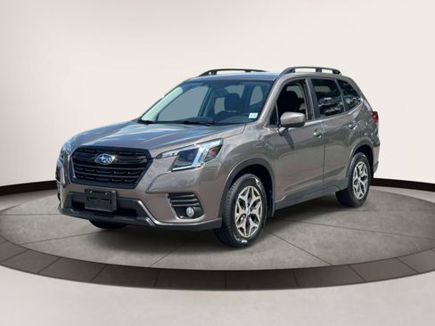 Used 2023 Subaru Forester Premium AWD/4WD image 2
