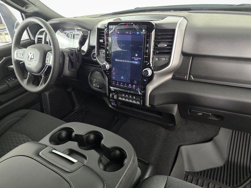 New 2026 RAM 3500 Big Horn AWD/4WD image 32