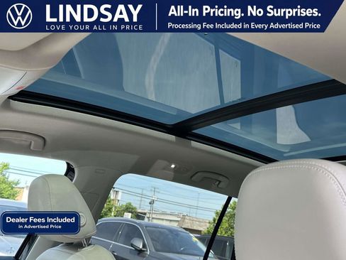 Used 2023 Volkswagen Atlas SE w/ Panoramic Sunroof Package AWD/4WD image 26