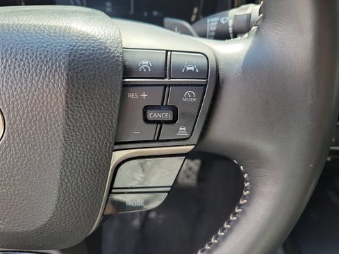 Used 2025 Toyota Camry SE FWD image 21