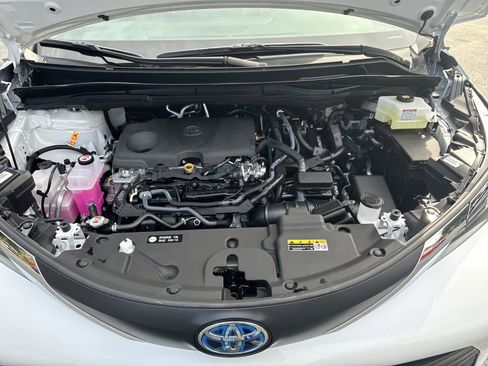 New 2025 Toyota Sienna XLE image 41