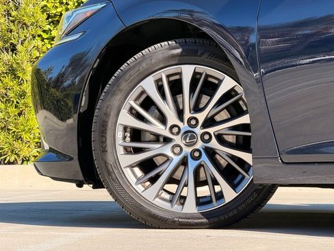 Used 2019 Lexus ES 350 Premium w/ Premium Package image 8