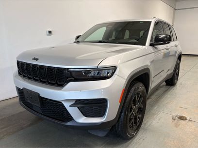 Used 2024 Jeep Grand Cherokee Altitude