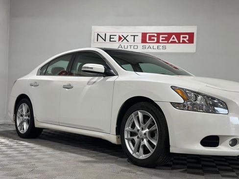 Used 2011 Nissan Maxima 3.5 SV w/ Premium Pkg FWD image 2