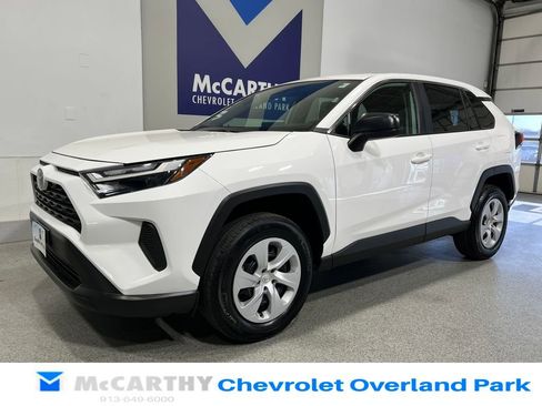 Used 2025 Toyota RAV4 LE AWD/4WD image 9