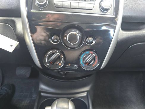 Used 2015 Nissan Versa Note SV w/ Sport Value Package FWD image 23