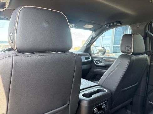Used 2024 Chevrolet Tahoe Premier RWD image 13