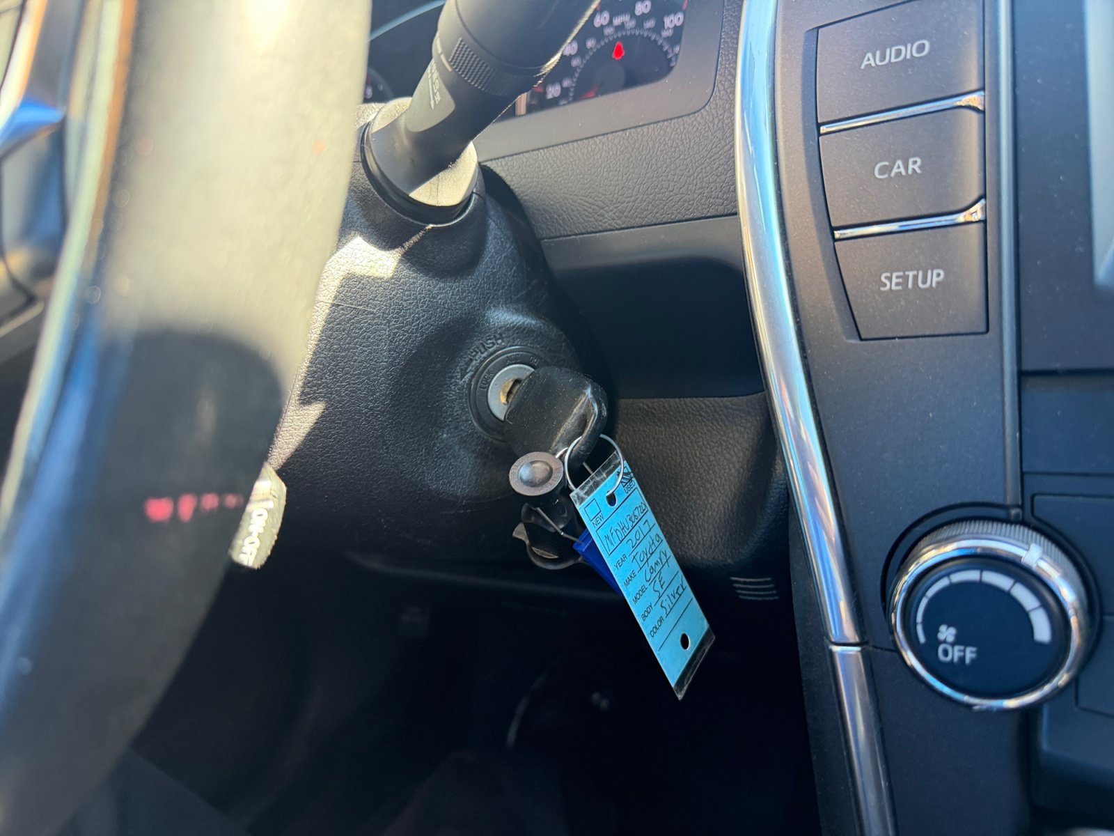 Used 2017 Toyota Camry SE FWD image 25