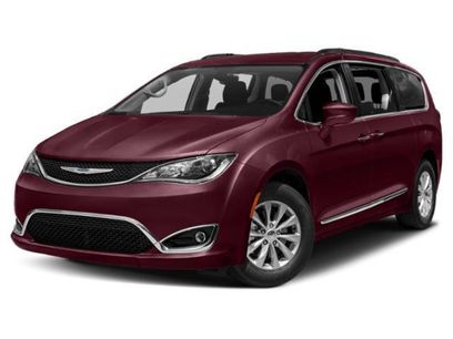 Certified 2019 Chrysler Pacifica Touring Plus w/ Cold Weather Group