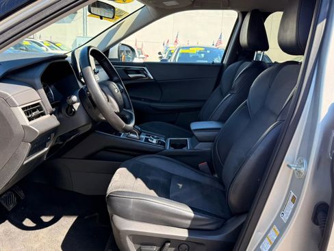 Used 2024 Mitsubishi Outlander FWD image 12