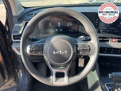 Used 2023 Kia Sportage LX AWD/4WD image 11