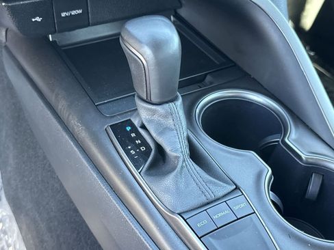 Used 2024 Toyota Camry SE image 24