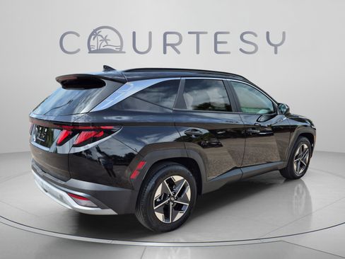 Certified 2025 Hyundai Tucson SEL FWD image 5