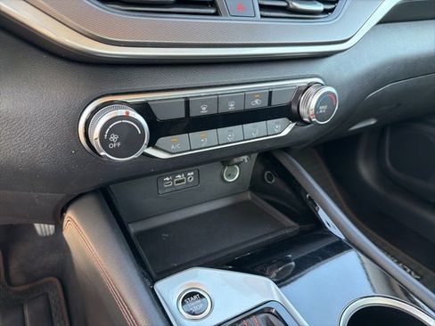 Used 2024 Nissan Altima 2.5 SR image 17