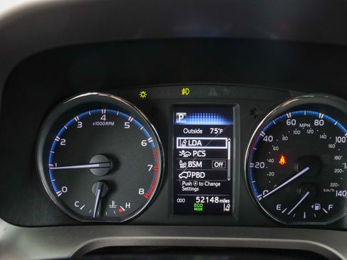 Used 2018 Toyota RAV4 Limited FWD image 15