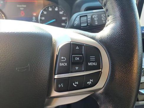 Used 2022 Ford Explorer XLT image 29