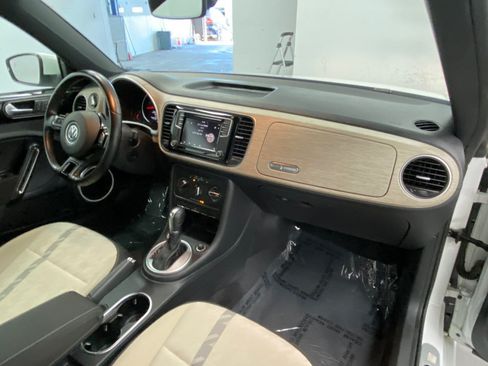 Used 2018 Volkswagen Beetle 2.0T Coast FWD image 33