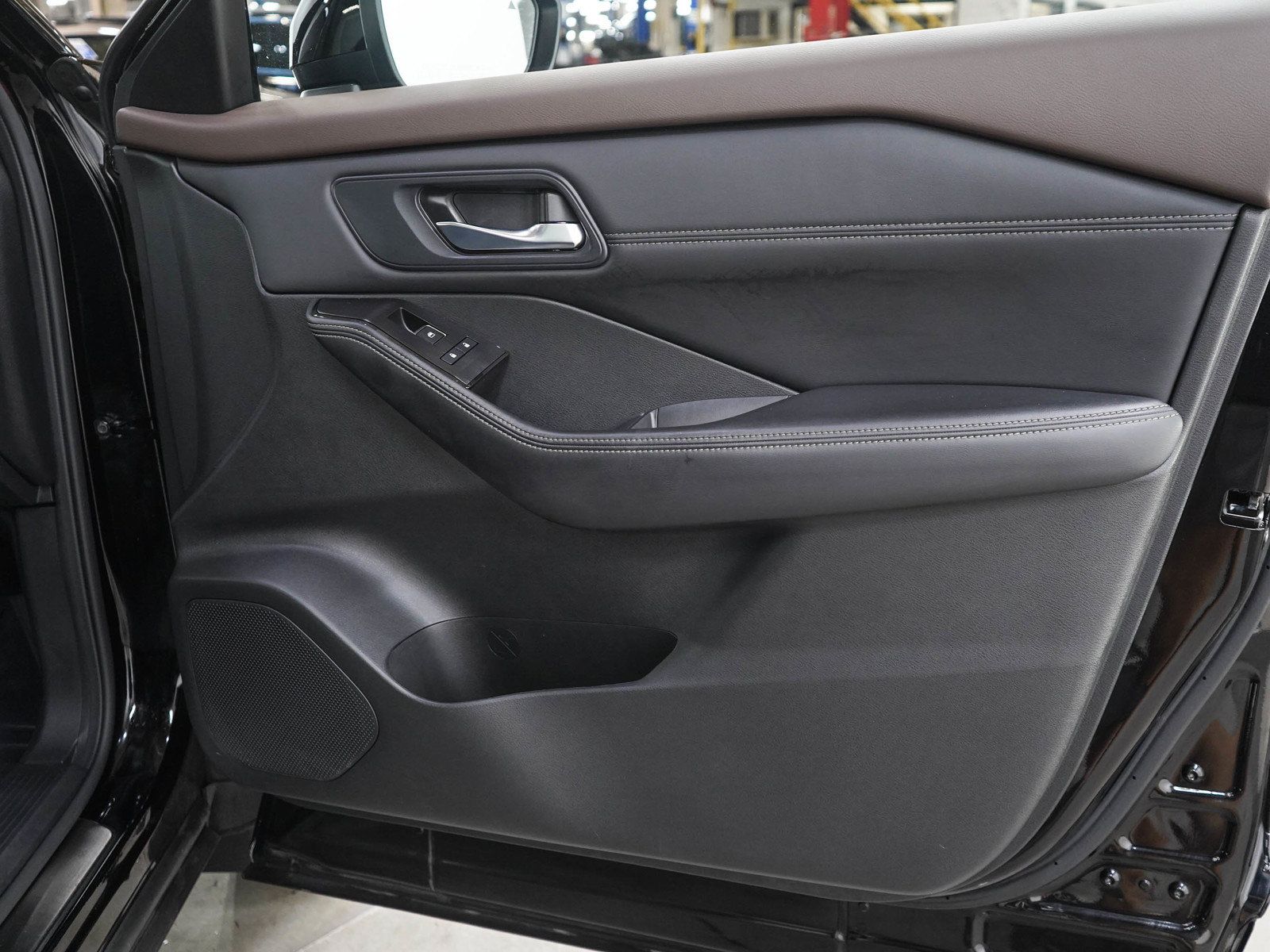 Used 2023 Nissan Rogue SL AWD/4WD image 9