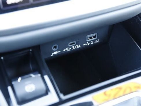 Used 2025 Subaru Outback Onyx Edition AWD/4WD image 29