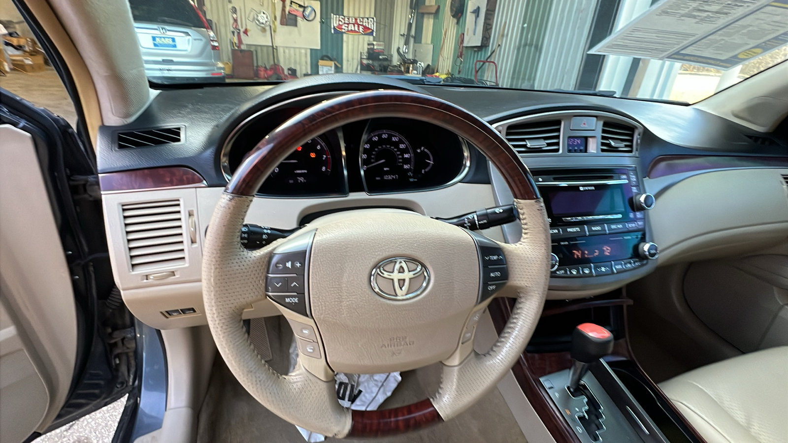 Used 2011 Toyota Avalon Limited FWD image 14