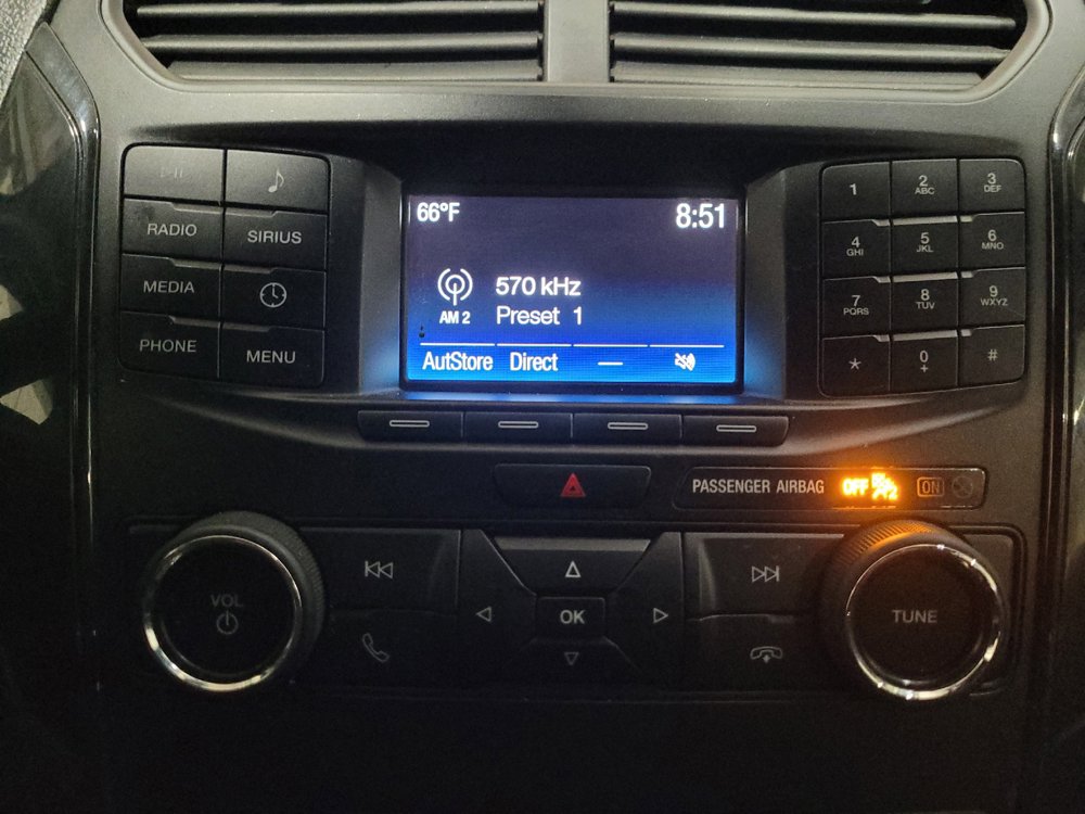 Used 2018 Ford Explorer XLT AWD/4WD image 25
